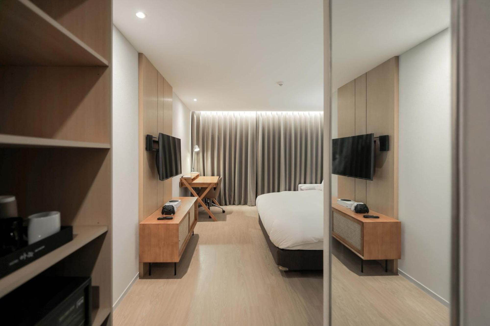 Aank Guwol Hotel
