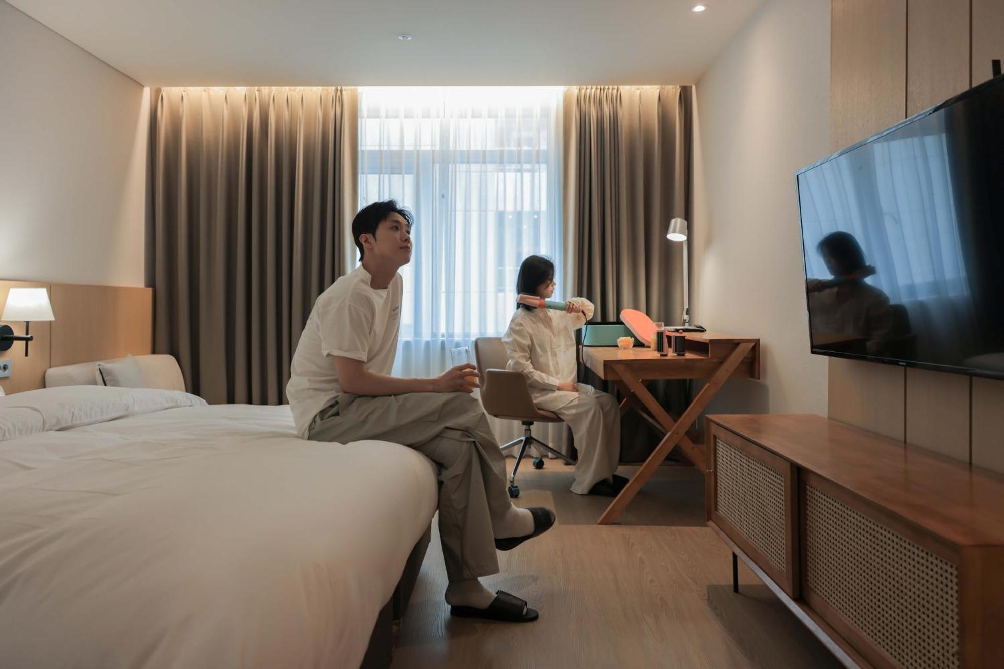 Aank Guwol Hotel