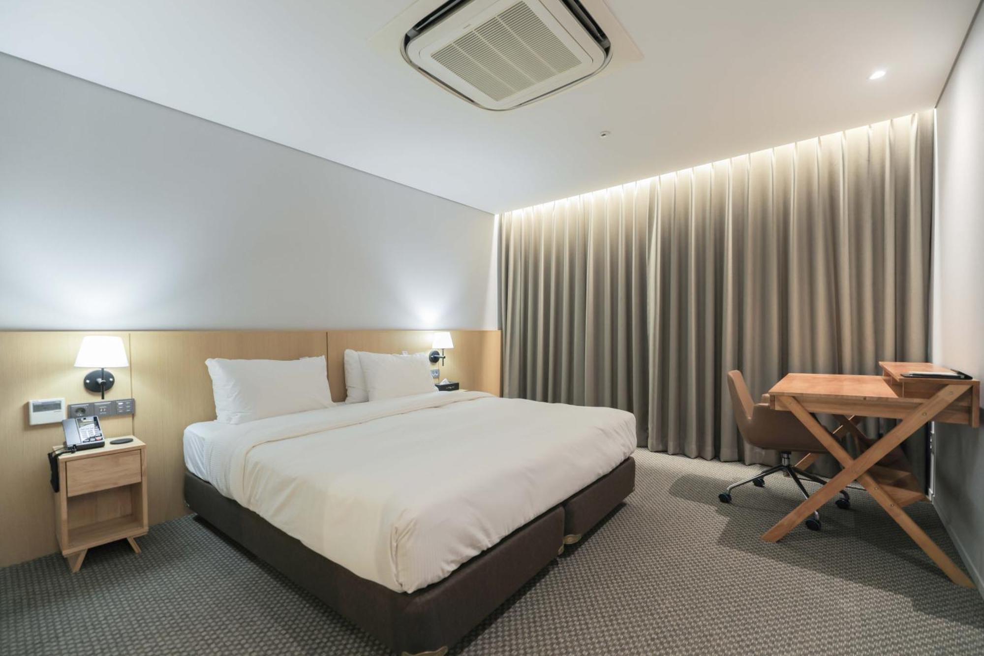 Aank Guwol Hotel *